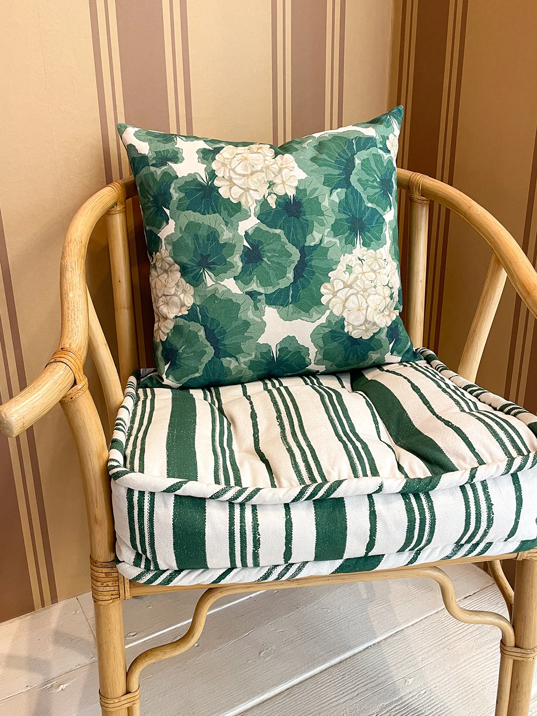 'Fabric By The Yard - Geranium - Natural On Raw Canvas 4 'Fabric By The Yard - Geranium - Natural On Raw Canvas - Image 2